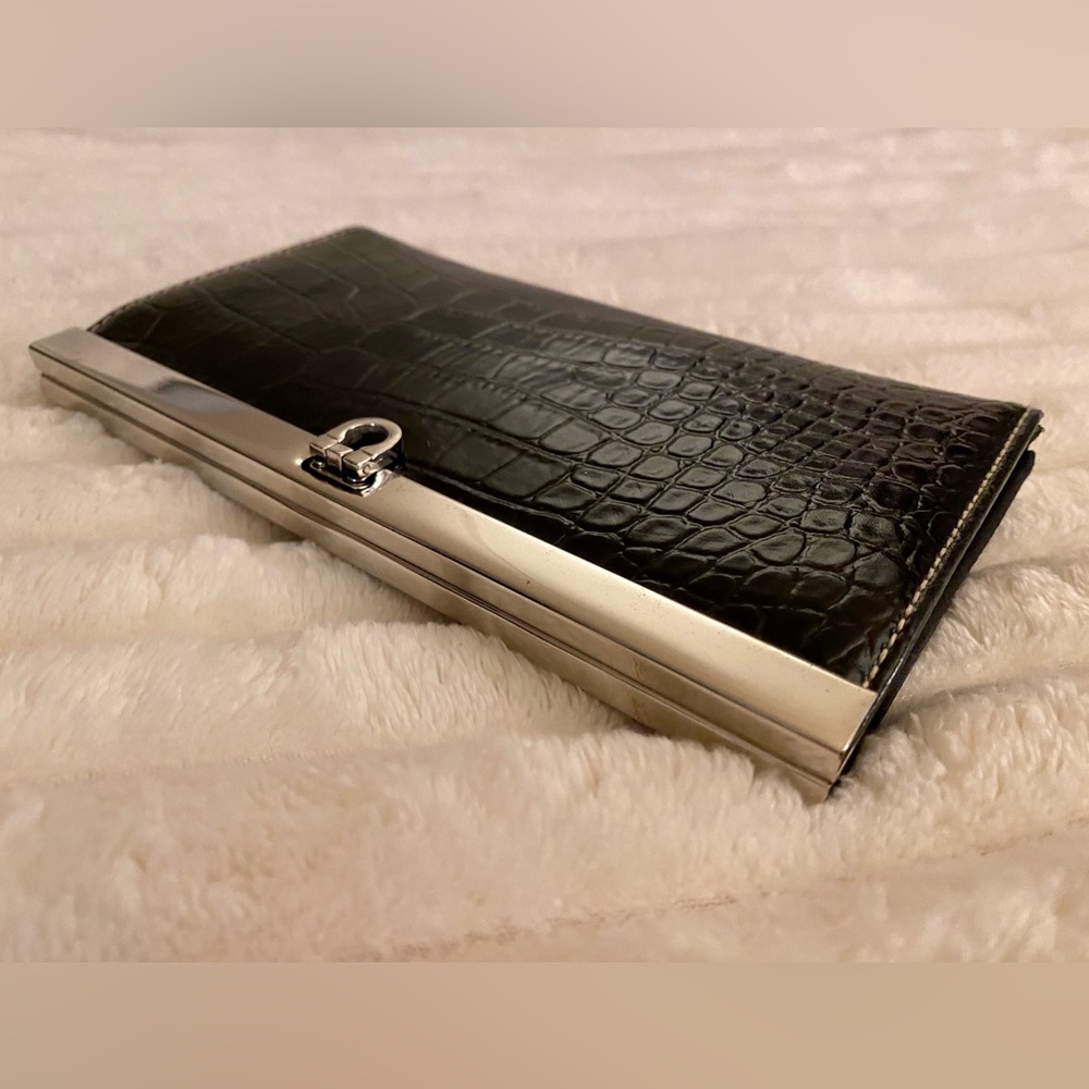 Faux Alligator Embossed Snap Closure Wallet in Black/Silver
